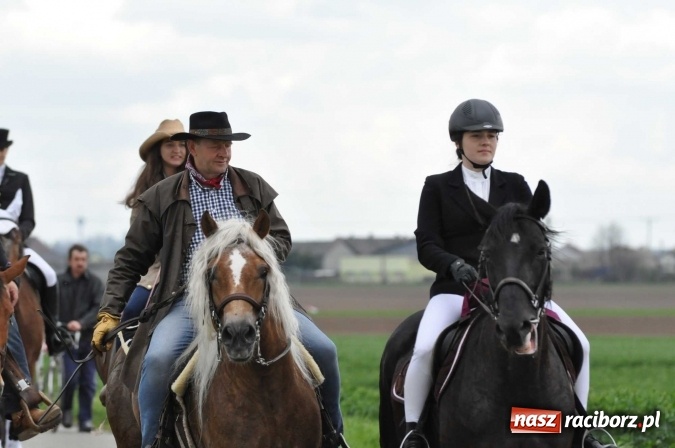 Zdjęcie w galerii na portalu naszraciborz.pl: Pietrowicka procesja konna na dwa jubileusze wiadomości z regionu