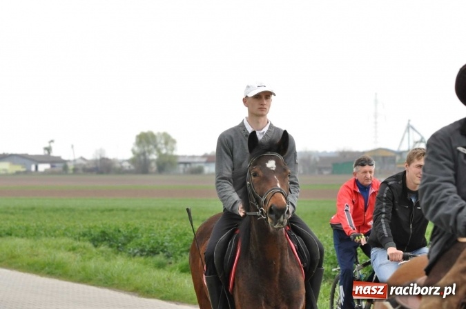 Zdjęcie w galerii na portalu naszraciborz.pl: Pietrowicka procesja konna na dwa jubileusze wiadomości z regionu