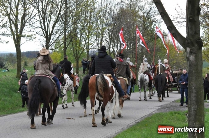 Zdjęcie w galerii na portalu naszraciborz.pl: Pietrowicka procesja konna na dwa jubileusze wiadomości z regionu