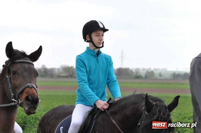 Zdjęcie w galerii na portalu naszraciborz.pl: Pietrowicka procesja konna na dwa jubileusze wiadomości z regionu