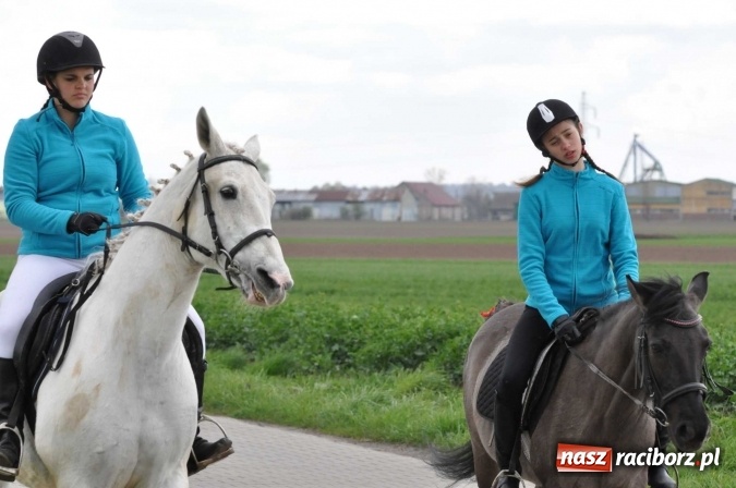 Zdjęcie w galerii na portalu naszraciborz.pl: Pietrowicka procesja konna na dwa jubileusze wiadomości z regionu