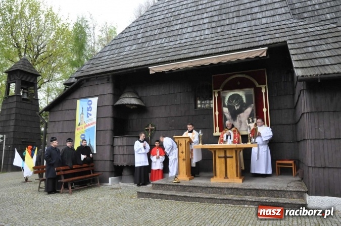 Zdjęcie w galerii na portalu naszraciborz.pl: Pietrowicka procesja konna na dwa jubileusze wiadomości z regionu