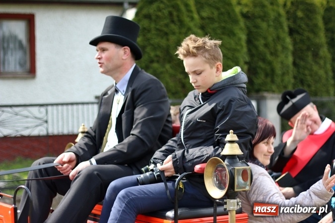 Zdjęcie w galerii na portalu naszraciborz.pl: Nadodrzańskim szlakiem - procesja wielkanocna w Zawadzie Książęcej wiadomości z regionu