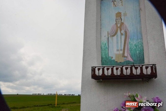 Zdjęcie w galerii na portalu naszraciborz.pl: Biskup, senator, starosta i wójt, czyli bieńkowicka procesja konna  wiadomości z regionu