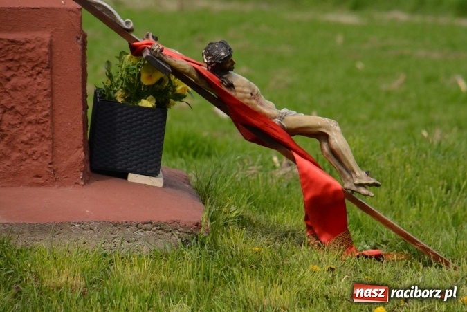 Zdjęcie w galerii na portalu naszraciborz.pl: Biskup, senator, starosta i wójt, czyli bieńkowicka procesja konna  wiadomości z regionu