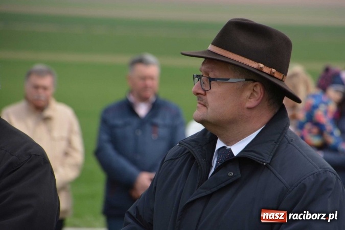 Zdjęcie w galerii na portalu naszraciborz.pl: Biskup, senator, starosta i wójt, czyli bieńkowicka procesja konna  wiadomości z regionu