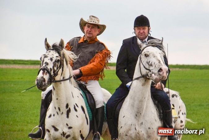 Zdjęcie w galerii na portalu naszraciborz.pl: Biskup, senator, starosta i wójt, czyli bieńkowicka procesja konna  wiadomości z regionu