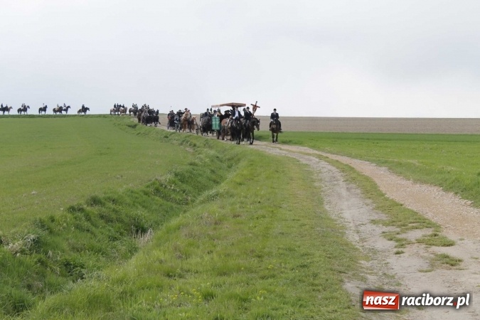 Zdjęcie w galerii na portalu naszraciborz.pl: Biskup, senator, starosta i wójt, czyli bieńkowicka procesja konna  wiadomości z regionu