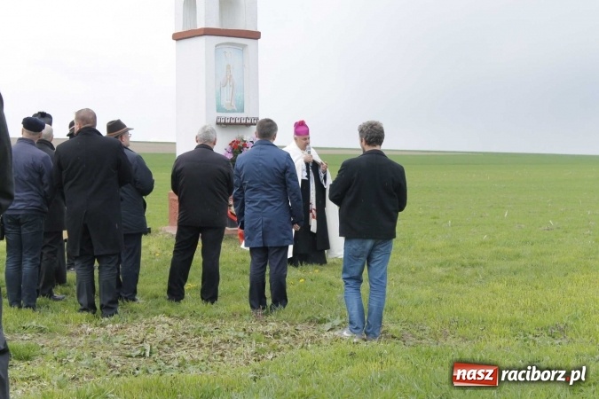 Zdjęcie w galerii na portalu naszraciborz.pl: Biskup, senator, starosta i wójt, czyli bieńkowicka procesja konna  wiadomości z regionu