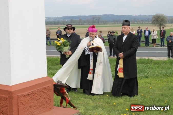 Zdjęcie w galerii na portalu naszraciborz.pl: Biskup, senator, starosta i wójt, czyli bieńkowicka procesja konna  wiadomości z regionu