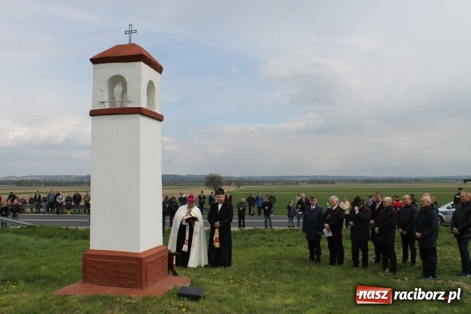 Zdjęcie w galerii na portalu naszraciborz.pl: Biskup, senator, starosta i wójt, czyli bieńkowicka procesja konna  wiadomości z regionu