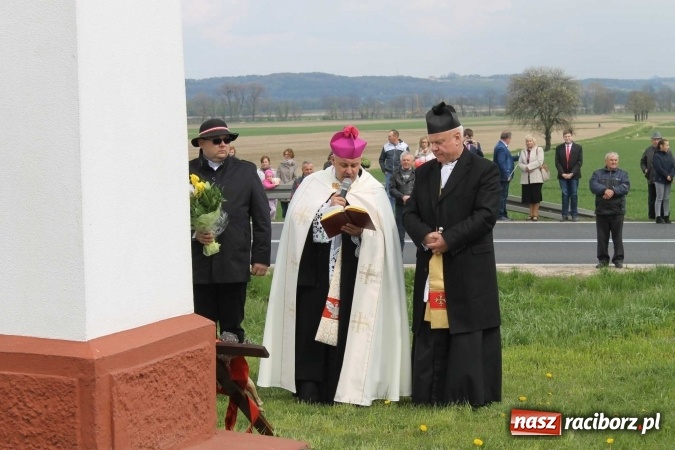 Zdjęcie w galerii na portalu naszraciborz.pl: Biskup, senator, starosta i wójt, czyli bieńkowicka procesja konna  wiadomości z regionu