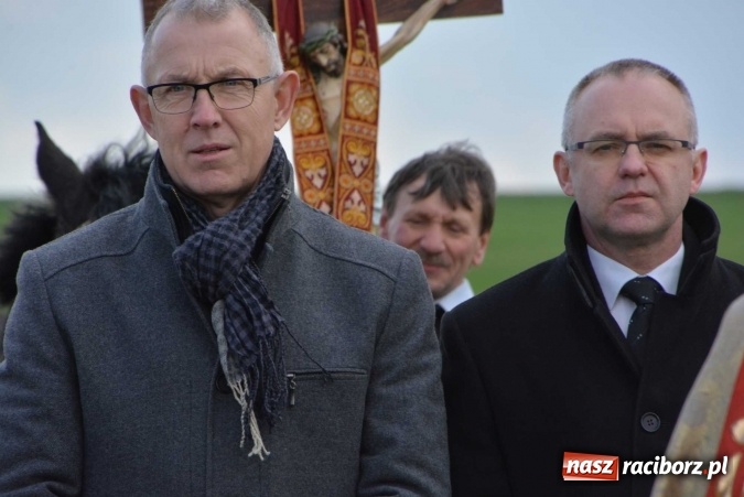 Zdjęcie w galerii na portalu naszraciborz.pl: Ponad setka koni na wielkanocnej procesji w Raciborzu-Sudole wiadomości z regionu