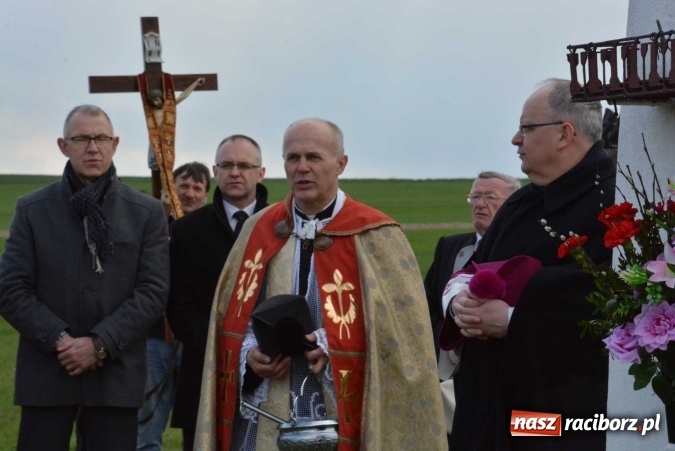 Zdjęcie w galerii na portalu naszraciborz.pl: Ponad setka koni na wielkanocnej procesji w Raciborzu-Sudole wiadomości z regionu