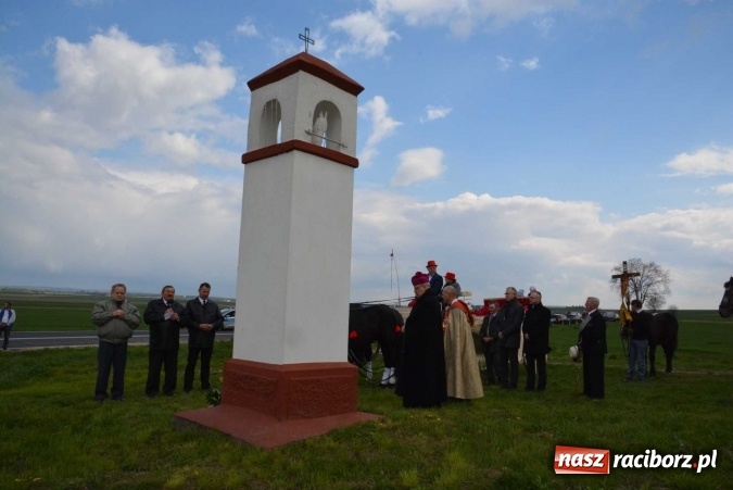 Zdjęcie w galerii na portalu naszraciborz.pl: Ponad setka koni na wielkanocnej procesji w Raciborzu-Sudole wiadomości z regionu