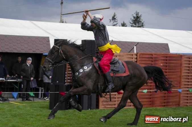 Zdjęcie w galerii na portalu naszraciborz.pl: Konny Festyn Wielkanocny w Pietrowicach Wielkich  wiadomości z regionu