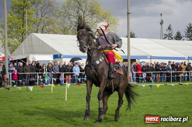 Zdjęcie w galerii na portalu naszraciborz.pl: Konny Festyn Wielkanocny w Pietrowicach Wielkich  wiadomości z regionu