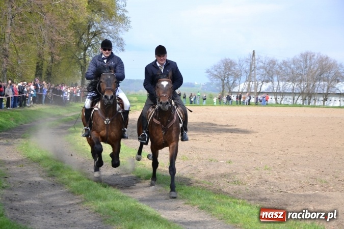 Zdjęcie w galerii na portalu naszraciborz.pl: Galopem, czyli finał bieńkowickiej procesji konnej  wiadomości z regionu