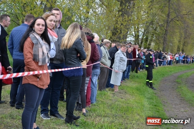 Zdjęcie w galerii na portalu naszraciborz.pl: Galopem, czyli finał bieńkowickiej procesji konnej  wiadomości z regionu