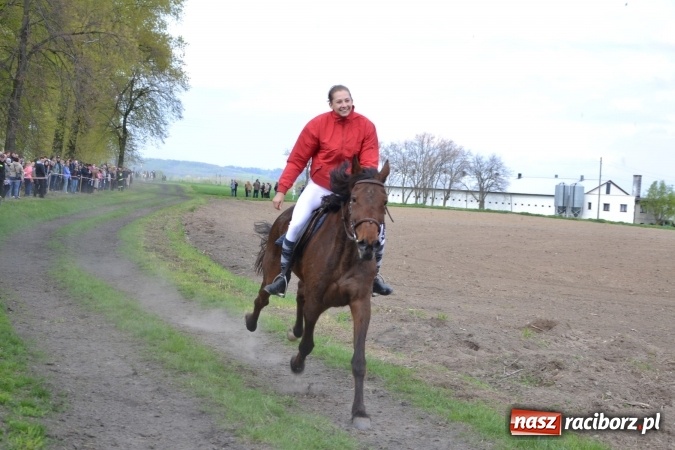 Zdjęcie w galerii na portalu naszraciborz.pl: Galopem, czyli finał bieńkowickiej procesji konnej  wiadomości z regionu