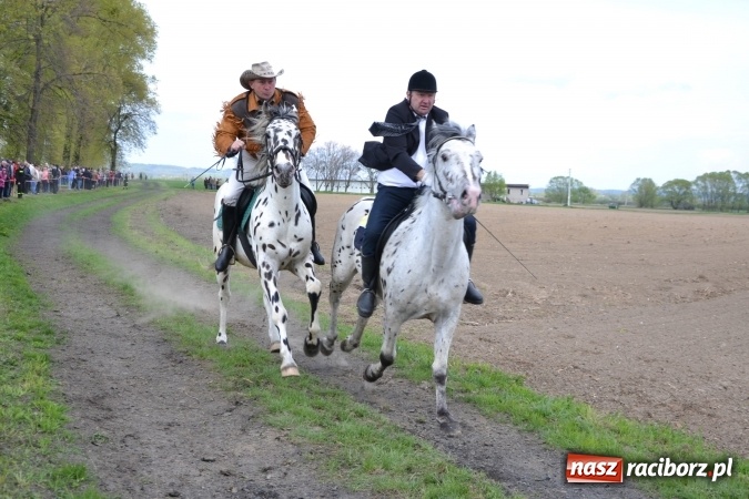 Zdjęcie w galerii na portalu naszraciborz.pl: Galopem, czyli finał bieńkowickiej procesji konnej  wiadomości z regionu