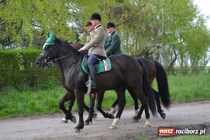 Zdjęcie w galerii na portalu naszraciborz.pl: Galopem, czyli finał bieńkowickiej procesji konnej  wiadomości z regionu