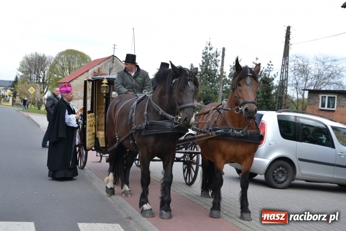 Zdjęcie w galerii na portalu naszraciborz.pl: Galopem, czyli finał bieńkowickiej procesji konnej  wiadomości z regionu