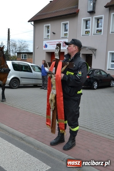 Zdjęcie w galerii na portalu naszraciborz.pl: Galopem, czyli finał bieńkowickiej procesji konnej  wiadomości z regionu