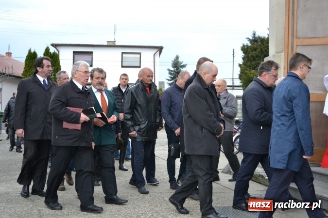 Zdjęcie w galerii na portalu naszraciborz.pl: Galopem, czyli finał bieńkowickiej procesji konnej  wiadomości z regionu