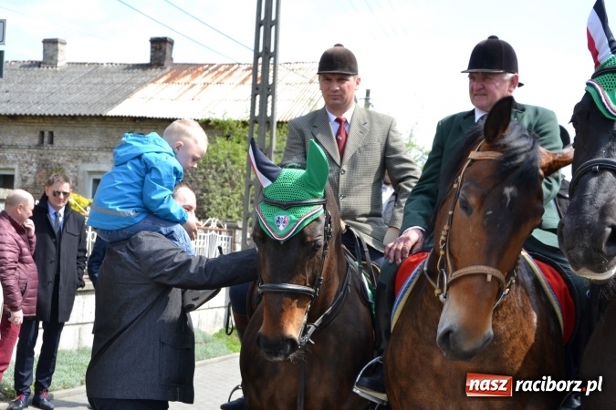 Zdjęcie w galerii na portalu naszraciborz.pl: Galopem, czyli finał bieńkowickiej procesji konnej  wiadomości z regionu