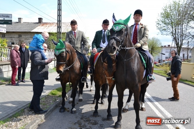 Zdjęcie w galerii na portalu naszraciborz.pl: Galopem, czyli finał bieńkowickiej procesji konnej  wiadomości z regionu