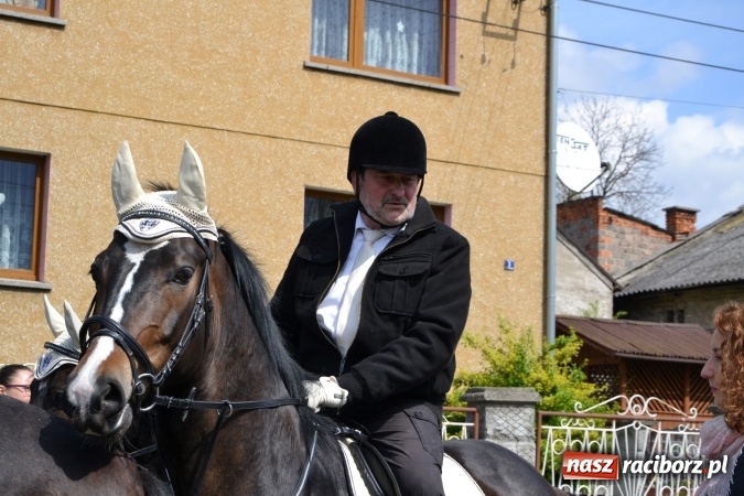 Zdjęcie w galerii na portalu naszraciborz.pl: Galopem, czyli finał bieńkowickiej procesji konnej  wiadomości z regionu