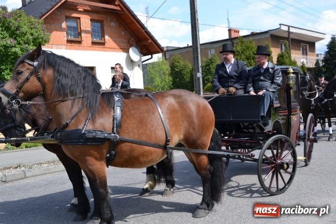 Zdjęcie w galerii na portalu naszraciborz.pl: Galopem, czyli finał bieńkowickiej procesji konnej  wiadomości z regionu