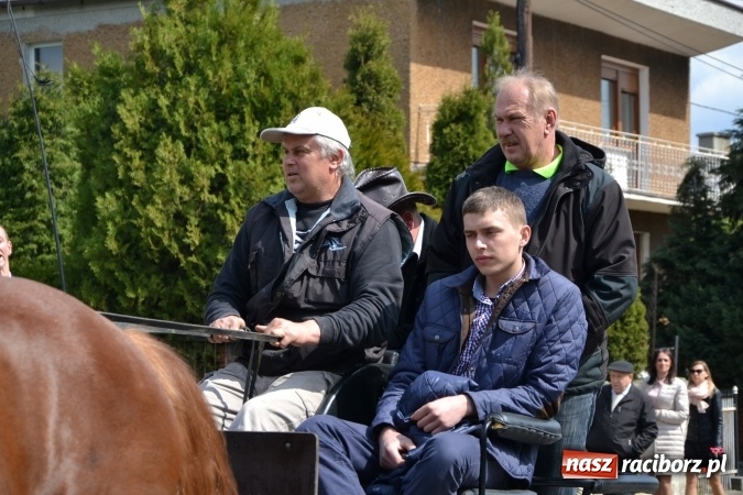 Zdjęcie w galerii na portalu naszraciborz.pl: Galopem, czyli finał bieńkowickiej procesji konnej  wiadomości z regionu