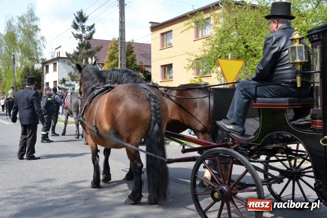 Zdjęcie w galerii na portalu naszraciborz.pl: Galopem, czyli finał bieńkowickiej procesji konnej  wiadomości z regionu