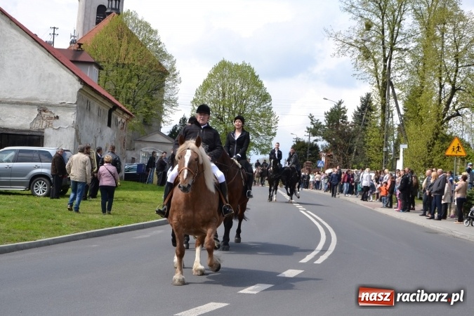 Zdjęcie w galerii na portalu naszraciborz.pl: Galopem, czyli finał bieńkowickiej procesji konnej  wiadomości z regionu