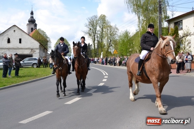 Zdjęcie w galerii na portalu naszraciborz.pl: Galopem, czyli finał bieńkowickiej procesji konnej  wiadomości z regionu