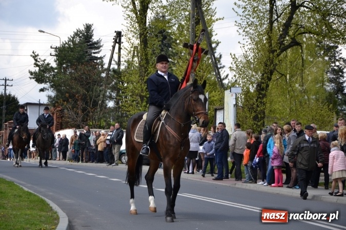 Zdjęcie w galerii na portalu naszraciborz.pl: Galopem, czyli finał bieńkowickiej procesji konnej  wiadomości z regionu