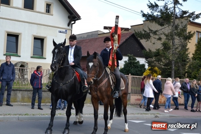 Zdjęcie w galerii na portalu naszraciborz.pl: Galopem, czyli finał bieńkowickiej procesji konnej  wiadomości z regionu
