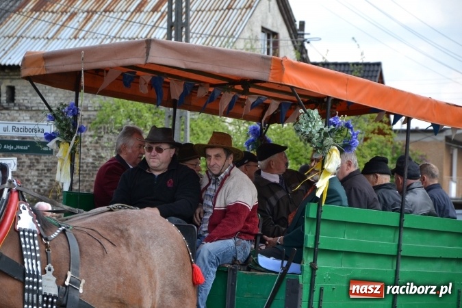 Zdjęcie w galerii na portalu naszraciborz.pl: Galopem, czyli finał bieńkowickiej procesji konnej  wiadomości z regionu