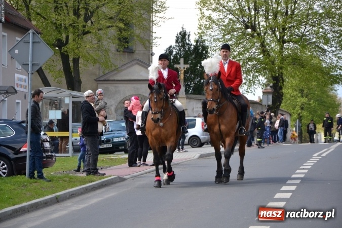 Zdjęcie w galerii na portalu naszraciborz.pl: Galopem, czyli finał bieńkowickiej procesji konnej  wiadomości z regionu