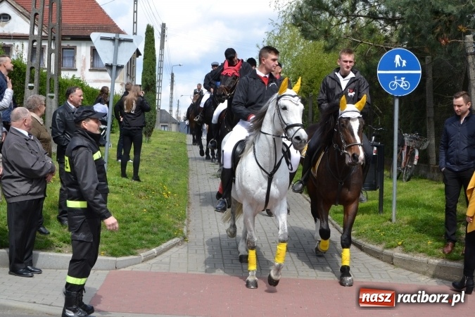 Zdjęcie w galerii na portalu naszraciborz.pl: Galopem, czyli finał bieńkowickiej procesji konnej  wiadomości z regionu