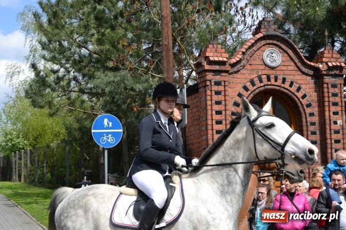 Zdjęcie w galerii na portalu naszraciborz.pl: Galopem, czyli finał bieńkowickiej procesji konnej  wiadomości z regionu