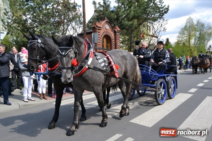 Zdjęcie w galerii na portalu naszraciborz.pl: Galopem, czyli finał bieńkowickiej procesji konnej  wiadomości z regionu