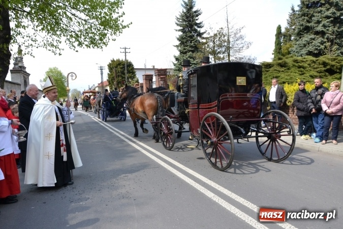 Zdjęcie w galerii na portalu naszraciborz.pl: Galopem, czyli finał bieńkowickiej procesji konnej  wiadomości z regionu
