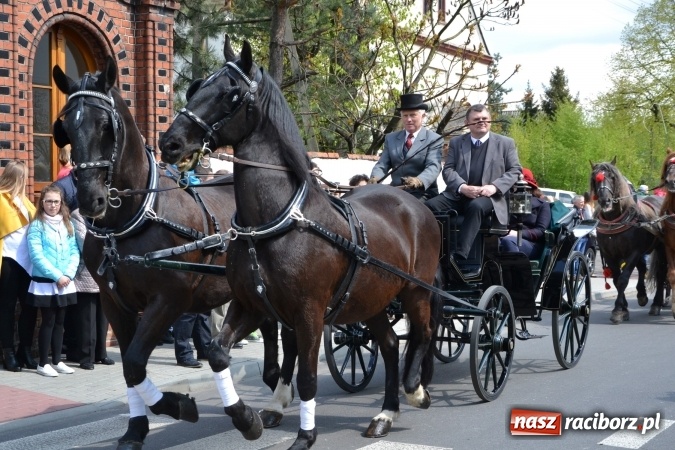Zdjęcie w galerii na portalu naszraciborz.pl: Galopem, czyli finał bieńkowickiej procesji konnej  wiadomości z regionu