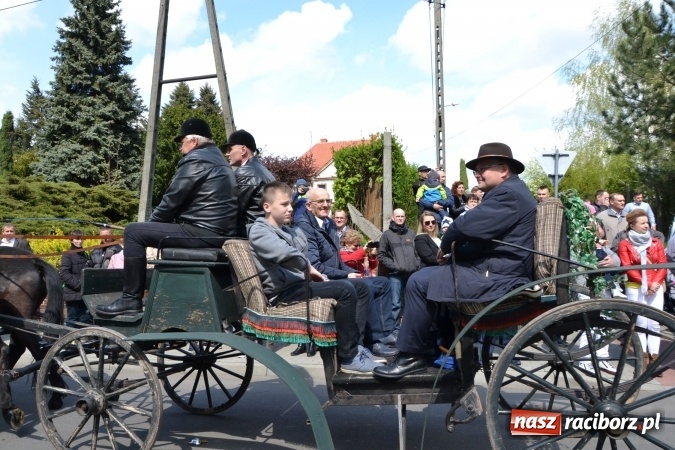 Zdjęcie w galerii na portalu naszraciborz.pl: Galopem, czyli finał bieńkowickiej procesji konnej  wiadomości z regionu