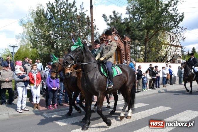 Zdjęcie w galerii na portalu naszraciborz.pl: Galopem, czyli finał bieńkowickiej procesji konnej  wiadomości z regionu