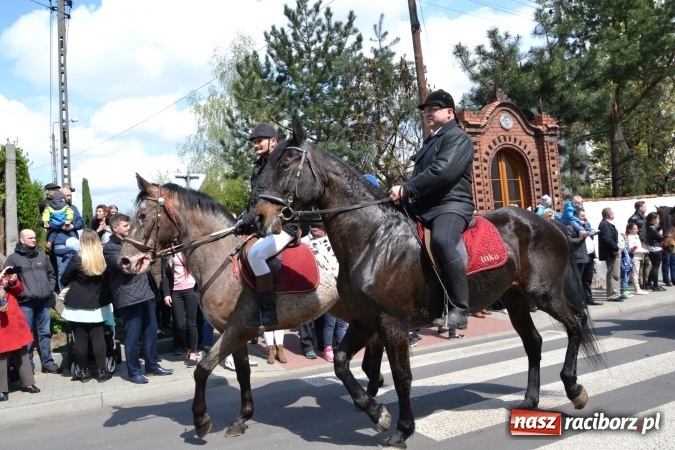 Zdjęcie w galerii na portalu naszraciborz.pl: Galopem, czyli finał bieńkowickiej procesji konnej  wiadomości z regionu