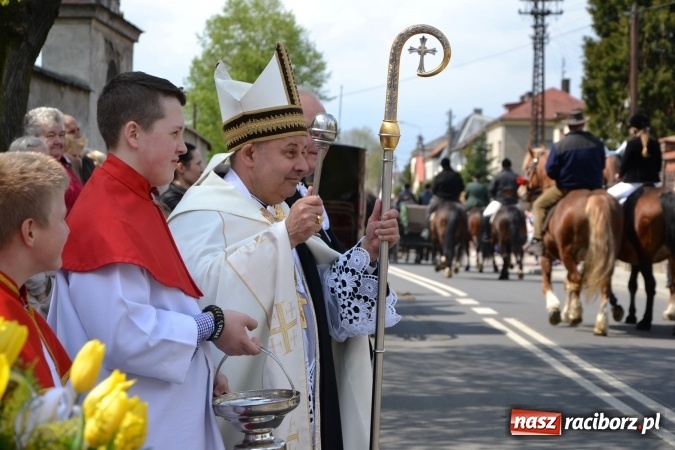 Zdjęcie w galerii na portalu naszraciborz.pl: Galopem, czyli finał bieńkowickiej procesji konnej  wiadomości z regionu